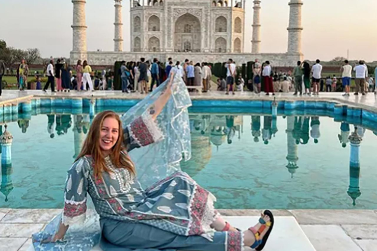 De Délhi: Tajmahal Sunrise e Agra Day Tour em carro particularTour com carro Ac + refeições + ingressos para monumentos + guia de turismo