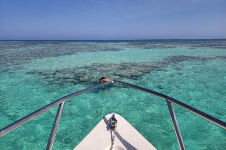 Jeddah: Bayadah Islands Cruise with Snorkeling