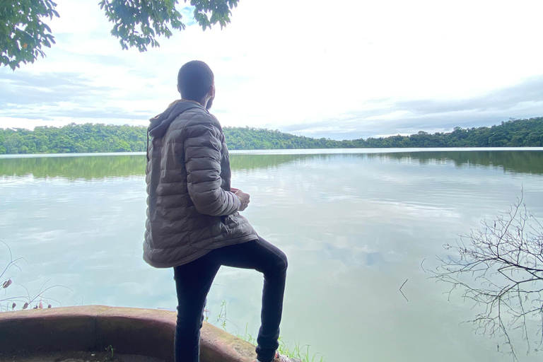 Aventura en las Cascadas de Tengeru y Escapada en Canoa al Lago Duluti