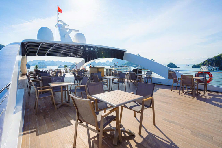 Ha Long Bay: Leona Cruise 6 Star Day Ship with Lunch