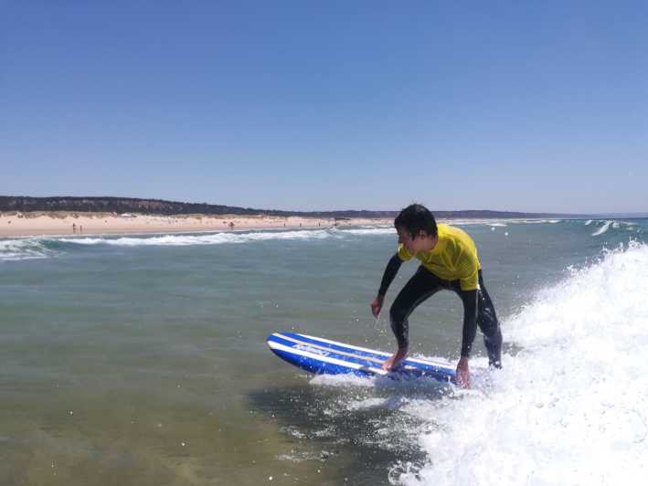 Лисабон: Јединствена лекција сурфања на плажи Цоста де Цапарица