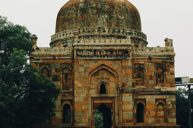 Tour Privado de la Tumba de Humayun con Salta la colaVisita Privada a la Tumba de Humayun con Guía Único