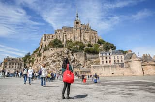 Da Parigi: Tour guidato di Mont Saint-Michel di un giorno intero