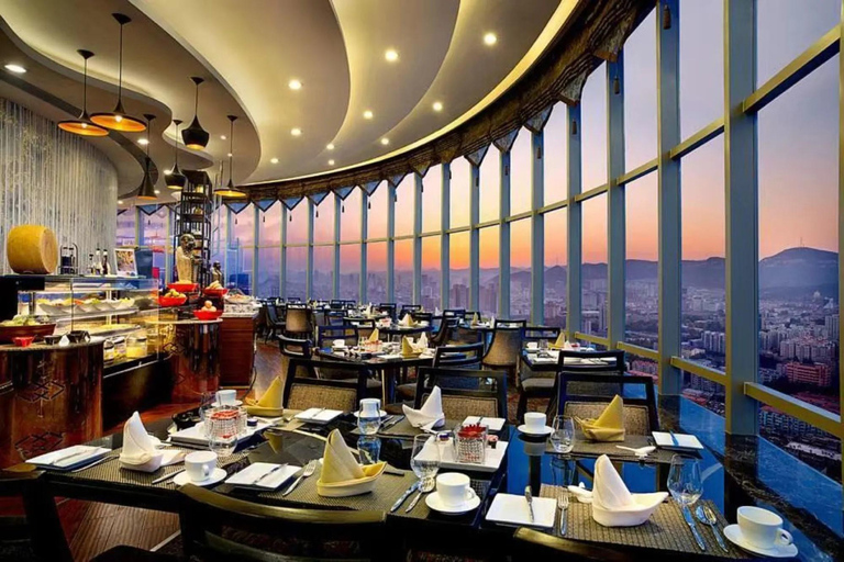 Macau:Macau Tower 360° Revolving Restaurant Buffet
