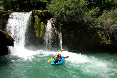 Depuis Zagreb : Kayak à Mrežnica et village de Rastoke - excursion d&#039;une journée