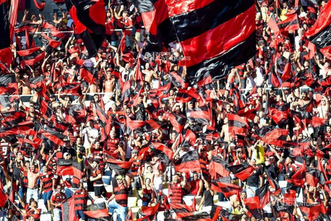 PARTIDO DE FÚTBOL EN EL RÍO MARACANÁ CON TICKET DE ENTRADA Y TRANSPORTE