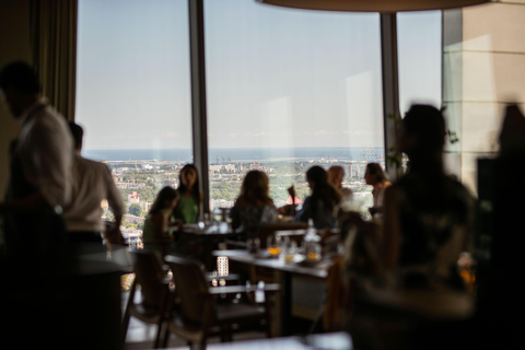Gdańsk: Spanish wine tasting & tapas selection on 33rd floor