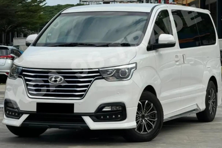 Siem Reap to Phnom Penh: Private Transfer with Scenic Stops