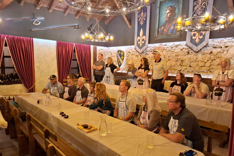 Cours de cuisine traditionnelle bosniaque à MostarCours de maître sur les bureks : Rouler, remplir, cuire