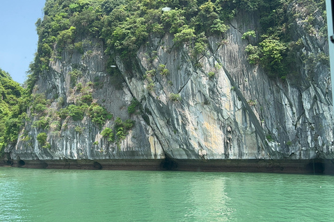 2-tägige Ha Long Bay Island Cruise Tour mit einem 3-Sterne-Kreuzfahrtschiff