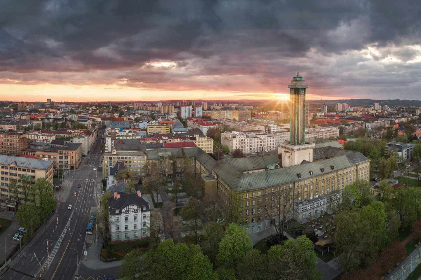 Ostrava: Eingang zum Aussichtsturm des neuen Rathauses