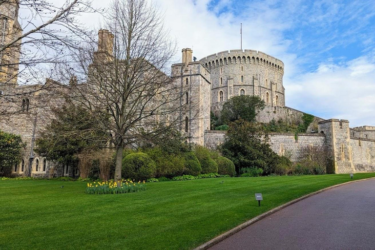 London: Royal Windsor & Runnymede Private Taxi Tour