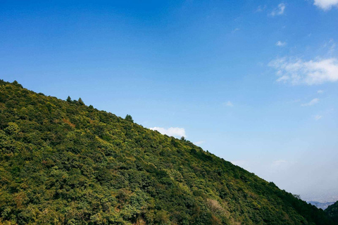 Katmandú: excursión de un día a Chitlang, cata de vinos y breve caminataÚnete (grupo de 2 o más personas)