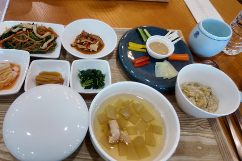 Busan: Beomeosa Temple Tour with Meal and Hike Option
