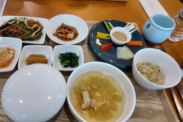 Busan: Beomeosa Temple Tour with Meal and Hike Option
