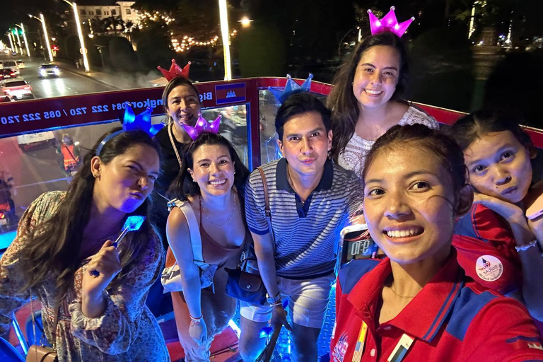 Siem Reap: wesoła nocna wycieczka autobusem po mieścieHappy Night Bus – wycieczka po mieście z piwem lub napojami bezalkoholowymi bez limitu