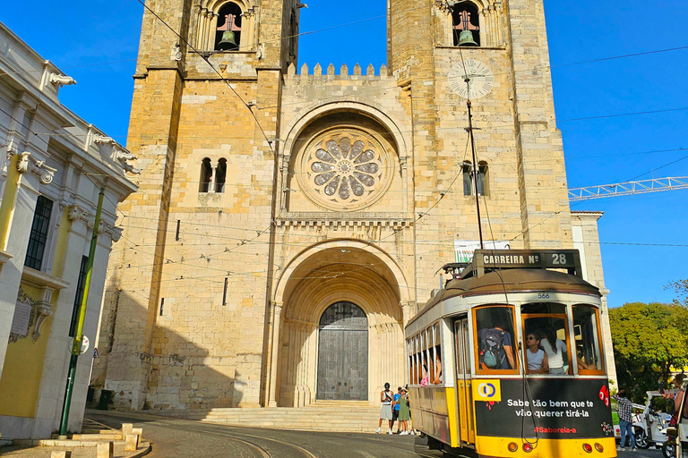 Lisbona: tour della città, storia e alfama 90 minuti in tuktuk