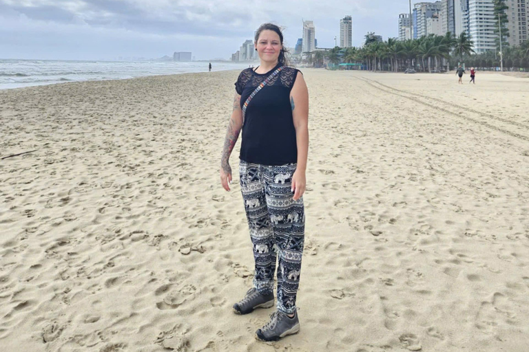 Da Nang : montagne de marbre, pont du Dragon, plage en moto