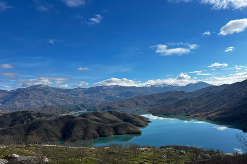 Excursión de un día al Lago Bovilla y a la Montaña Gamti