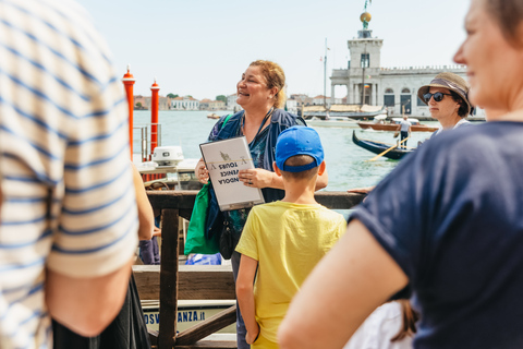 Venezia: Giro in gondola sul Canal Grande con commento dell&#039;appPosti a sedere casuali: giro in gondola condiviso (30 minuti in gondola)