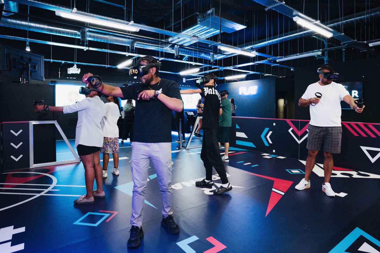 伦敦:英国首个60分钟自由漫游VR体验