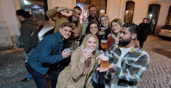 Lisbon: Bairro Alto Nightlife Tour with Drinks