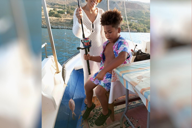 Chania: Angelausflug mit Frühstück und SchwimmenChania: Fischerbootfahrt mit Frühstück und Bademöglichkeit