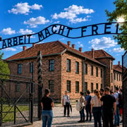 Krakow: Auschwitz-Birkenau Live Guided Tour & Hotel Pickup