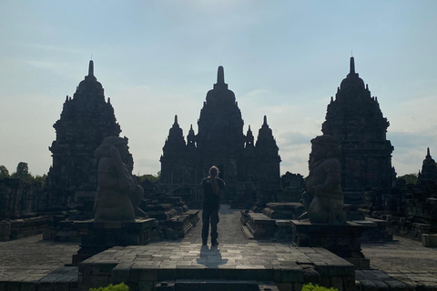 From Yogyakarta: Borobudur Temple and Merapi Jeep Tour