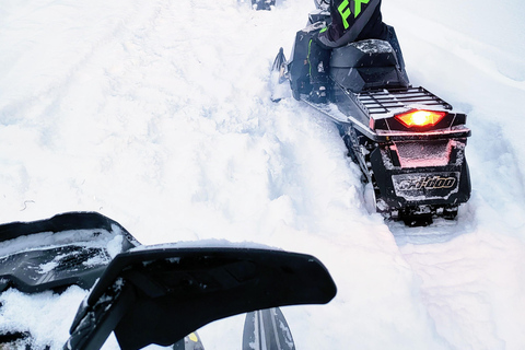 Sneeuwscootertocht vanuit Akureyri Solo rijderSneeuwscootertocht vanuit Akureyri 1 uur Solo rijder