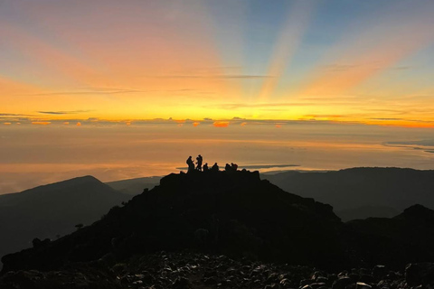 Sembalun: Mount Rinjani 2-Day Private Trekking Tour