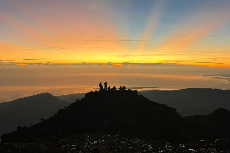 Sembalun: Mount Rinjani 2-Day Private Trekking Tour