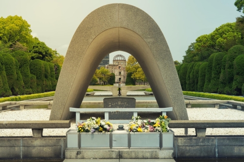 El Monumento a la Paz de Miyajima: Iconos de Paz y BellezaEl Monumento a la Paz de Miyajima : Iconos de Paz y Belleza