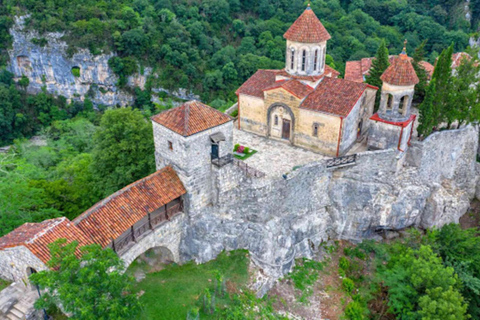 Kutaisi: Private Tour to Prometheus Cave & Bagrati Cathedral