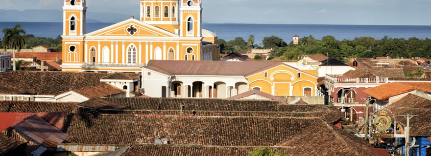 Découvrez les meilleurs sites touristiques de Grenade en calèche + guide local