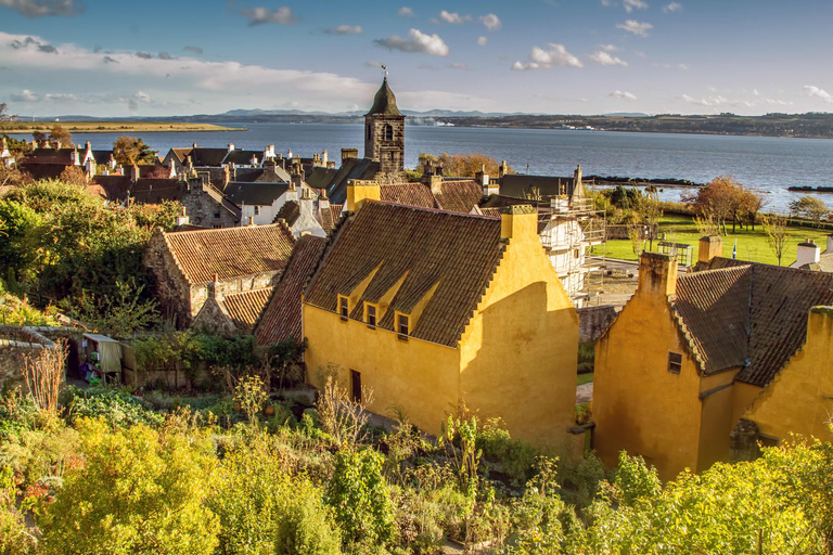 Edinburgh: Private Outlander, Palaces & Jacobites Experience