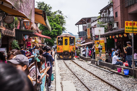From Taipei: Shifen Sky Lantern, Jiufen & Yehliu Day Tour