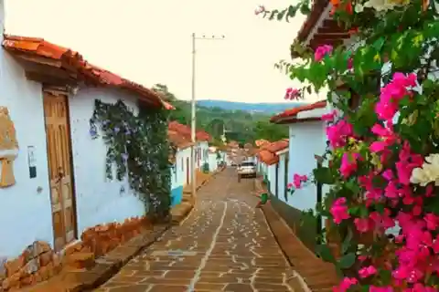 SAN GIL: CITYTOUR A BARICHARA E GUANE