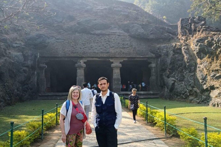 Mumbai: Elephanta Caves Guided Tour with Ferry & Lunch