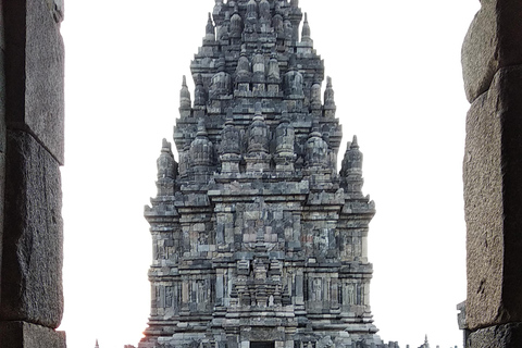 Jakarta: 5-Day Java Tour with Borobudur & Bromo Drop in Bali