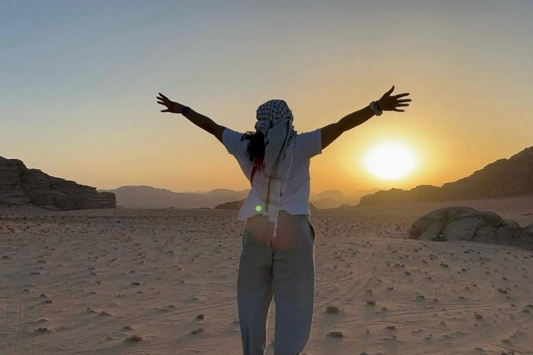 Wadi Rum: 4x4 Jeep Tour with Bedouin Camp Stay & Meals