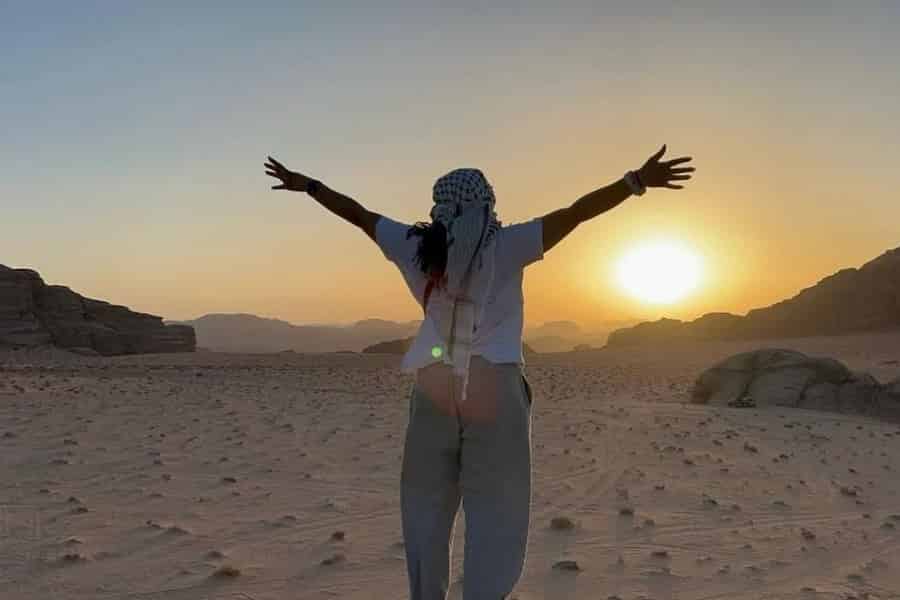 Wadi Rum: Geländewagen-Tour mit Übernachtung in einem Beduinenlager und Mahlzeiten. Foto: GetYourGuide