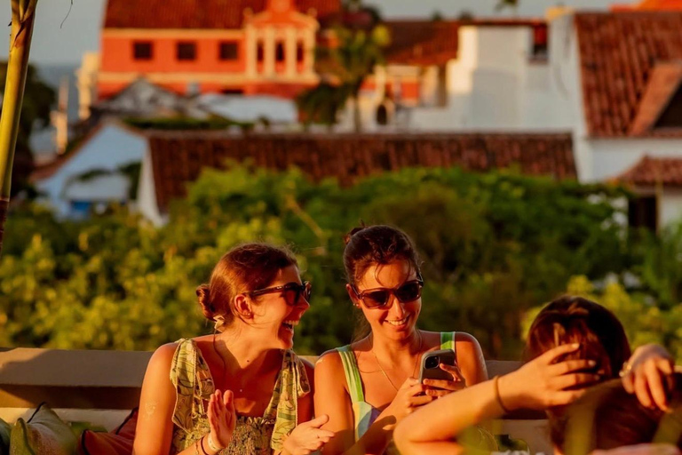 Cartagena: Rooftop Tour, Cocktails and Music