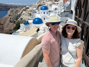 Santorini: Private Tailor-Made Land Tour with a Local Driver
