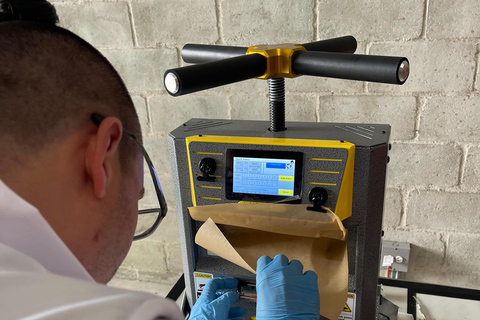 Medellín: Medical Cannabis Industry Tour with Lab & Lunch