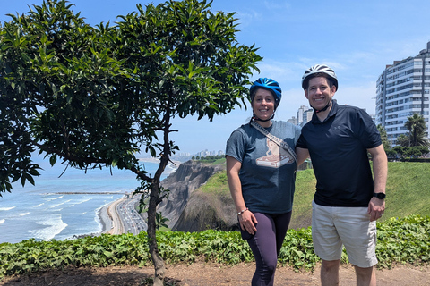 Tour in bicicletta Miraflores Barranco Huaca PucllanaTour in bici Miraflores Barranco Huaca Pucllana