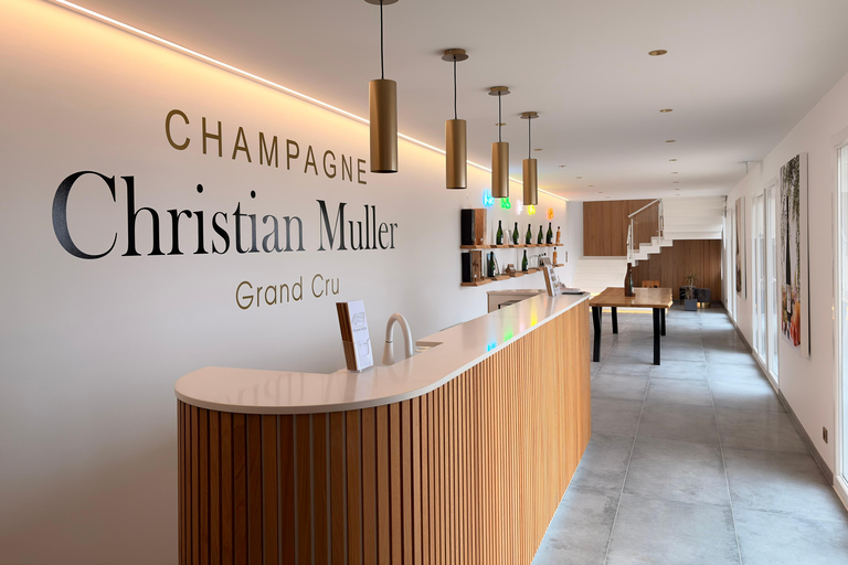 Reims: Vineyard tour and tasting of Grands Crus champagnes Reims: Visit the vineyards and taste Grands Crus Champagne