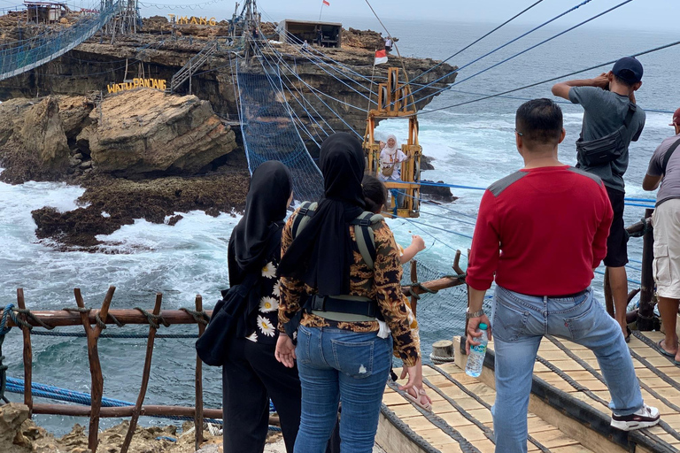 Yogyakarta : Hoogtepunten Jomblang Grot en Timang Strand Tour