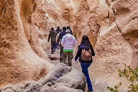 Sillar Tour with trek by Culebrillas in Arequipa