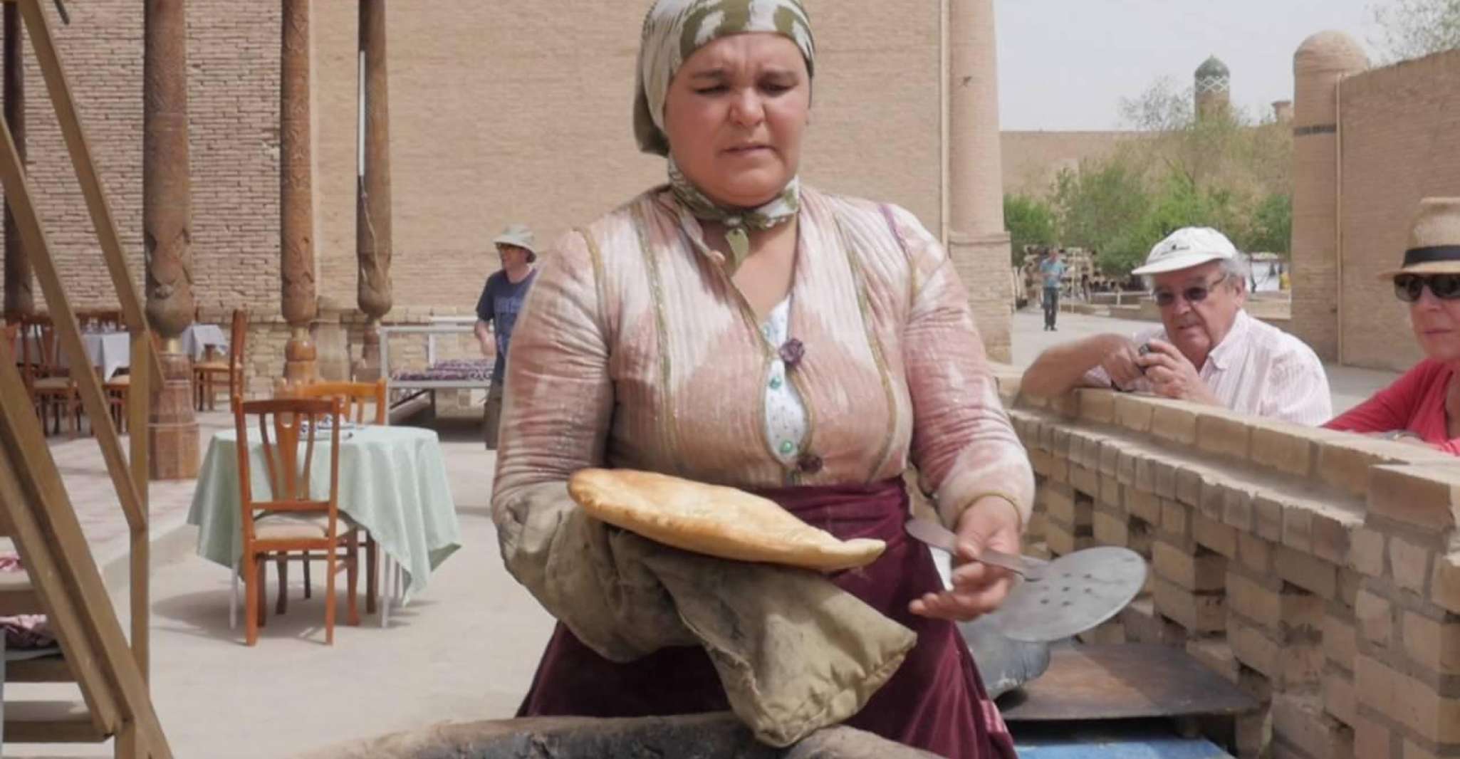 Master Class - Uzbek Bread in Khiva - Housity